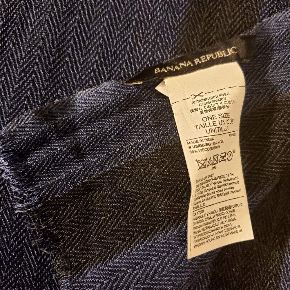 Banana Republic Wool Blend Rectangular Scarf - image 4